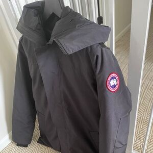 Mens Canada Goose Parka- Large